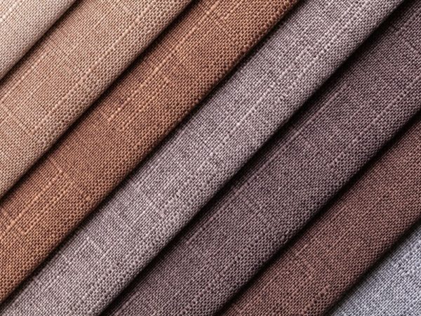 Qual a diferença entre malha penteada e malha cardada?