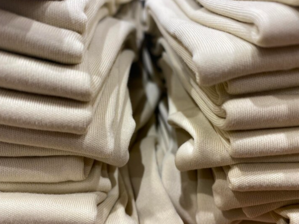 Por que a malha cardada 100% algodão é a escolha certa para você?