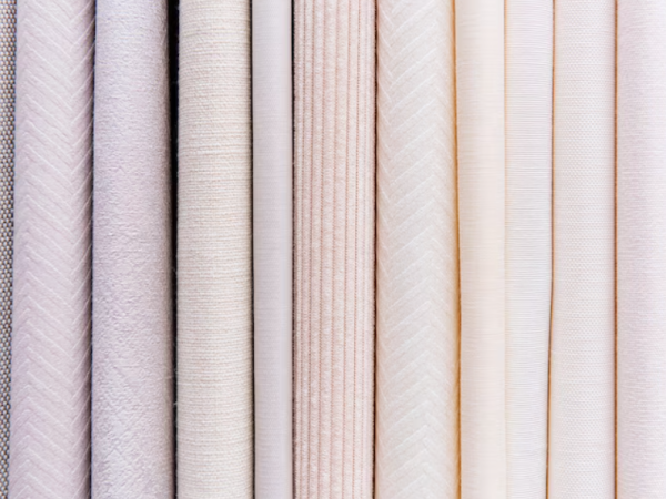 Quem vence na batalha do conforto: algodão cardado ou algodão penteado?