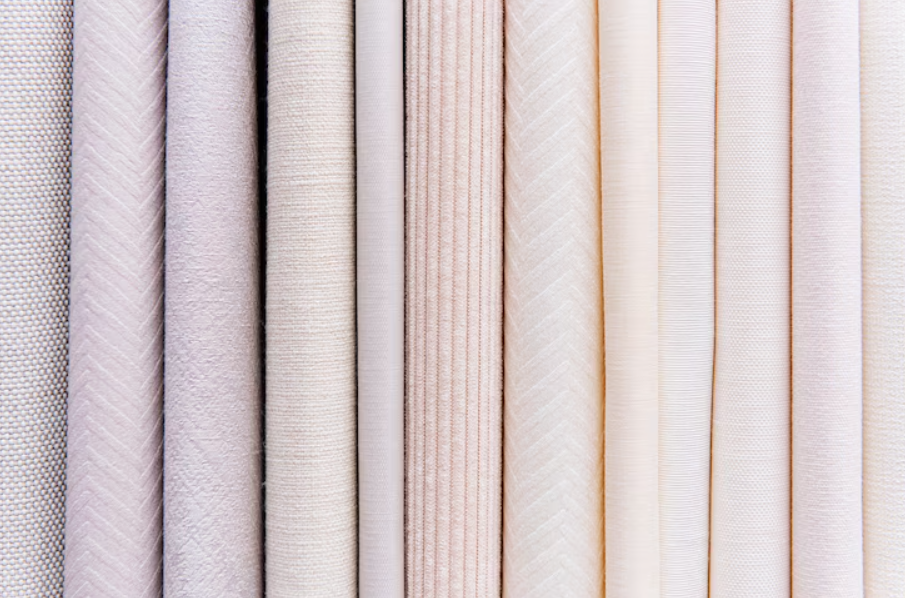 Quem vence na batalha do conforto: algodão cardado ou algodão penteado?