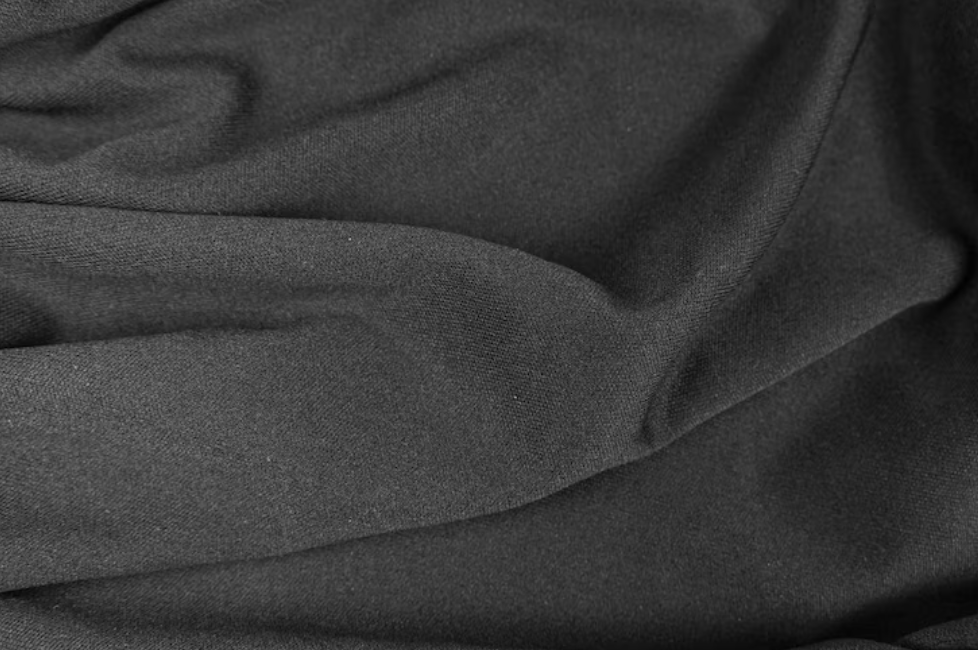 Poliéster anti-pilling: a solução para suas roupas