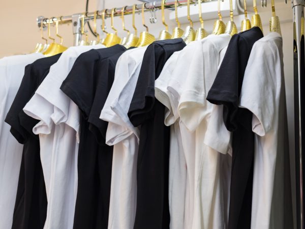 Da produção ao produto final: Como a malha PV se tornou um pilar na indústria de uniformes e camisetas?